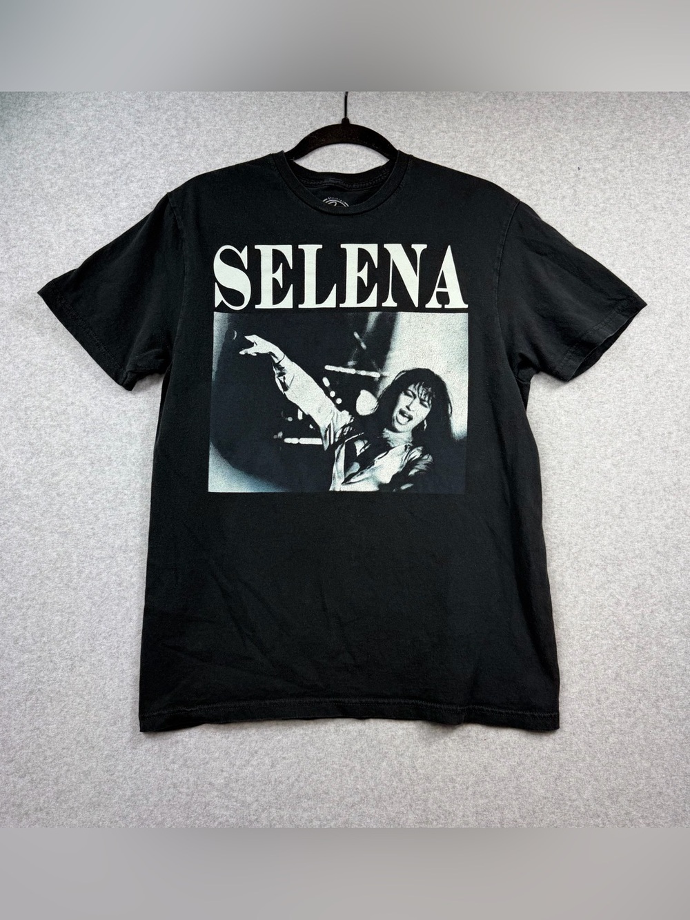 Official Selena Quintanilla Concert Graphic T-shirt Black Size Medium